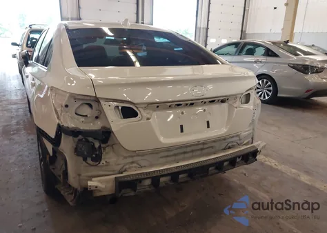 2018 Subaru Legacy 2.5I Premium из США, поврежденный, VIN 4S3BNAF60J3039747